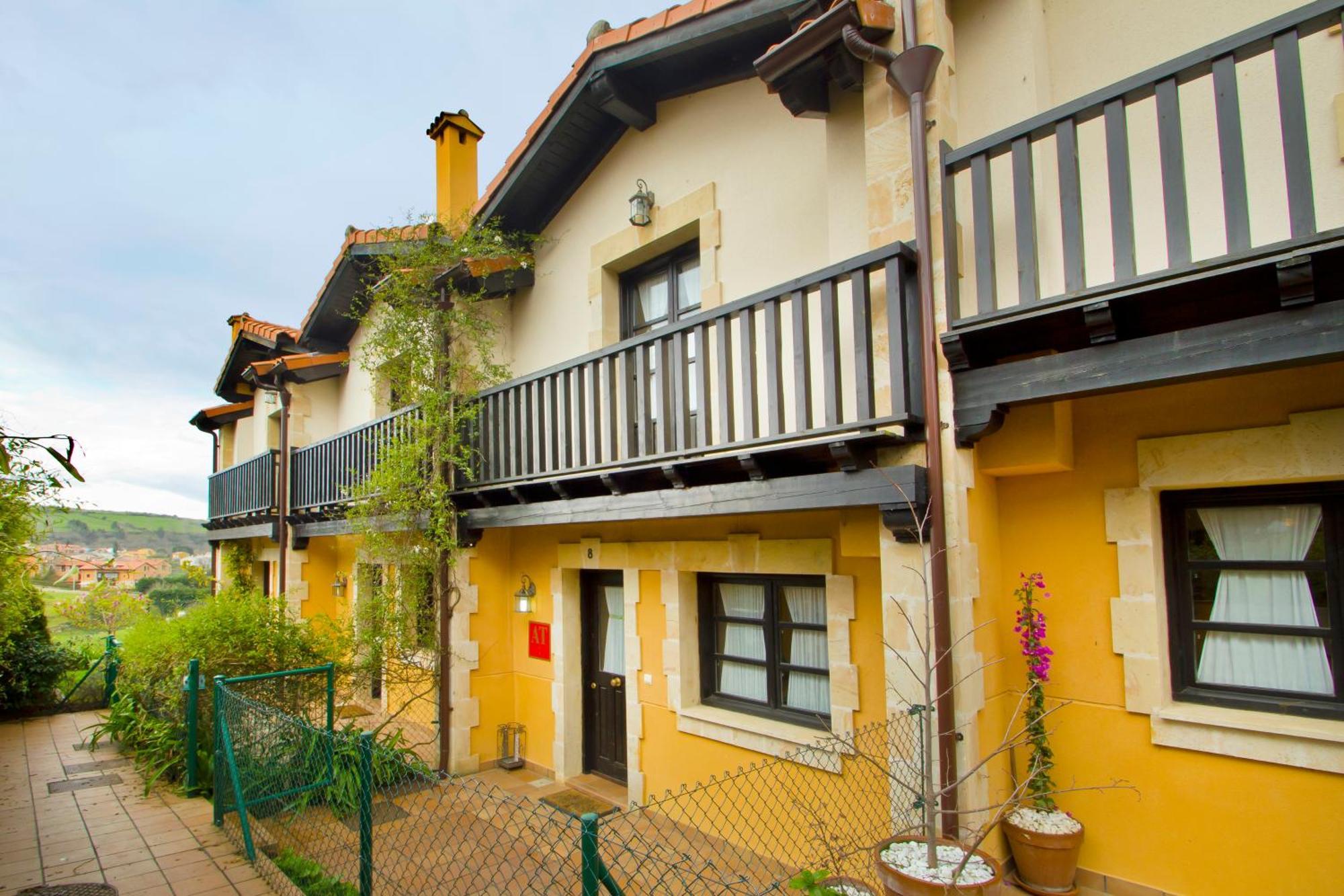 Mayorazgo De Altamira Mila Santillana del Mar Exterior foto